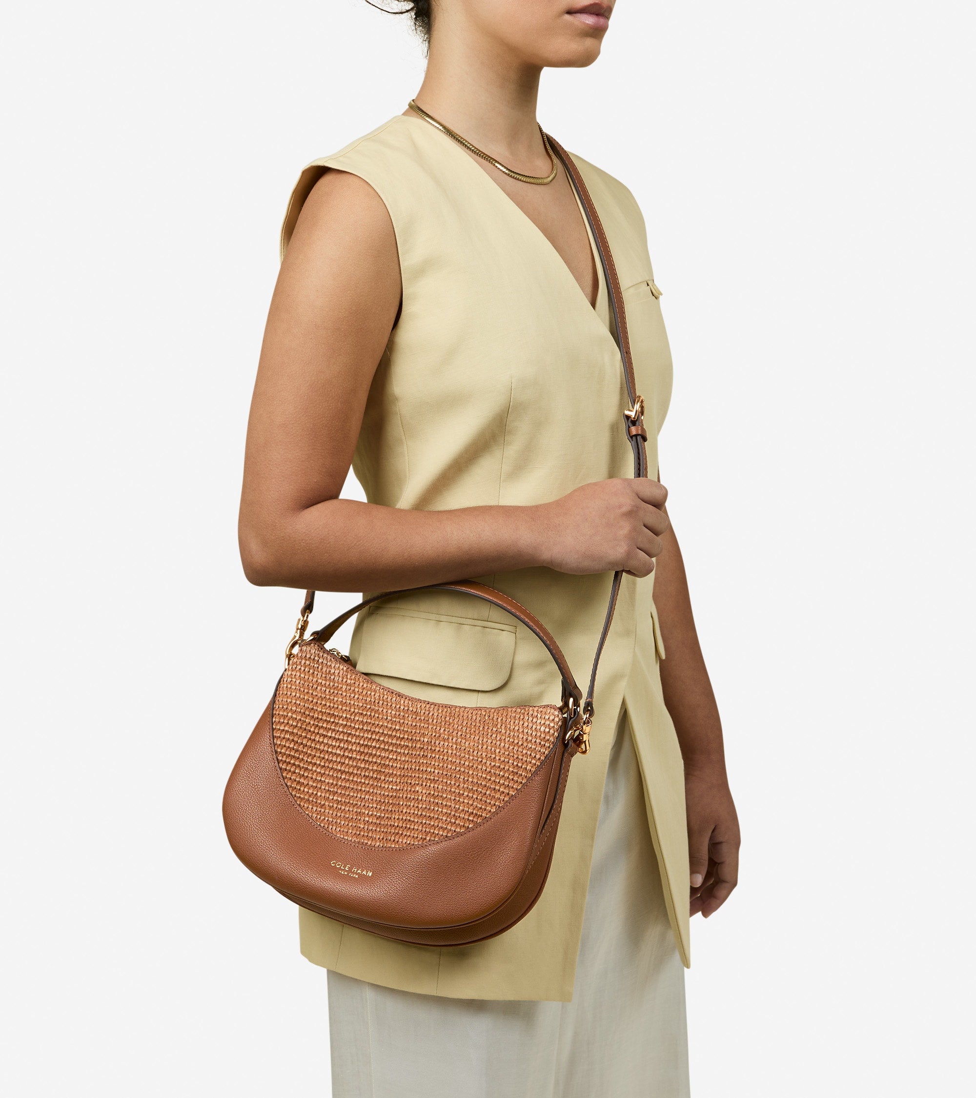 美品◎COLE HAAN◎編み込み2wayバッグ。フルラ、コーチ、クロエ、ダコタ Women's Catarina Small Crossbody Bag in Black | Cole Haan