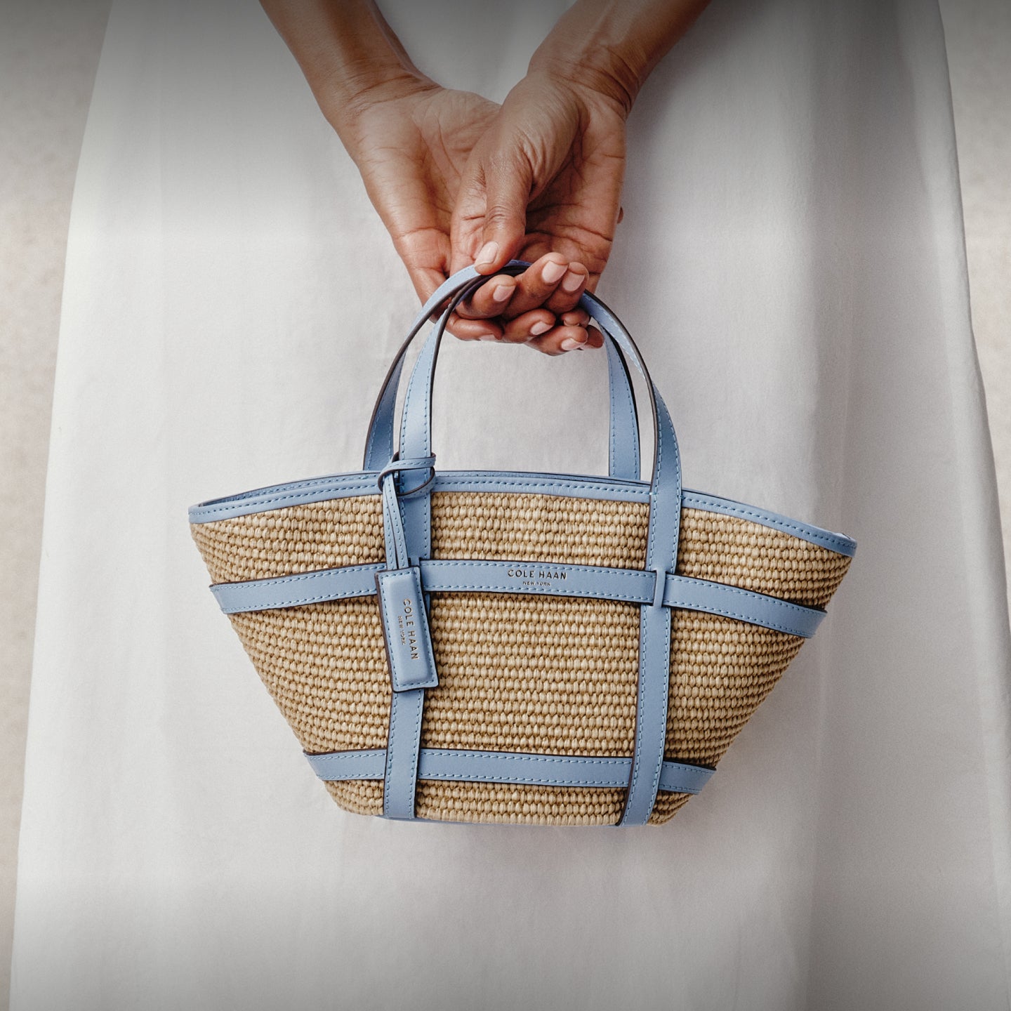 Women's raffia tote