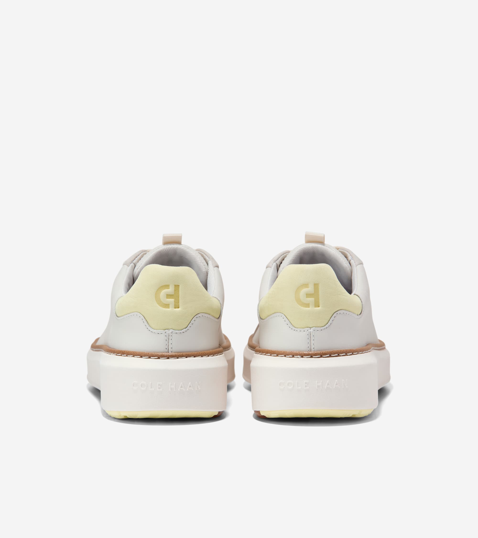 シボヘール Women's GrandPrø Topspin Waterproof Golf Shoes in White | Cole Haan